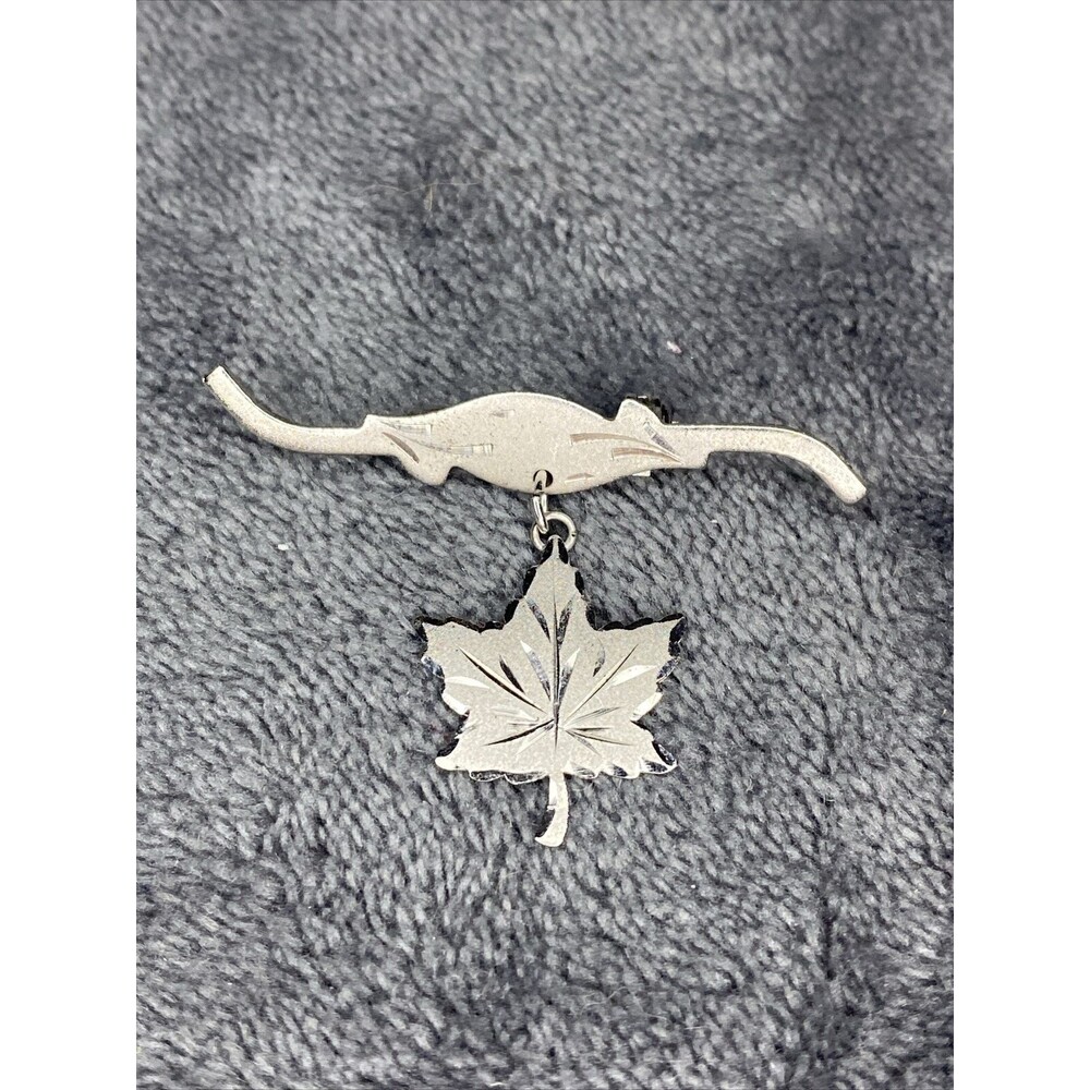 VINTAGE STERLING SILVER 925 DANGLE MAPLE LEAF CANADA PIN BROOCH